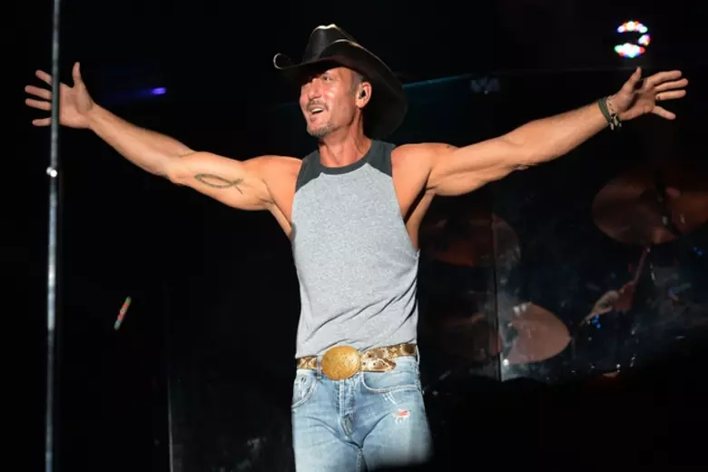 Crowd at a Tim McGraw show